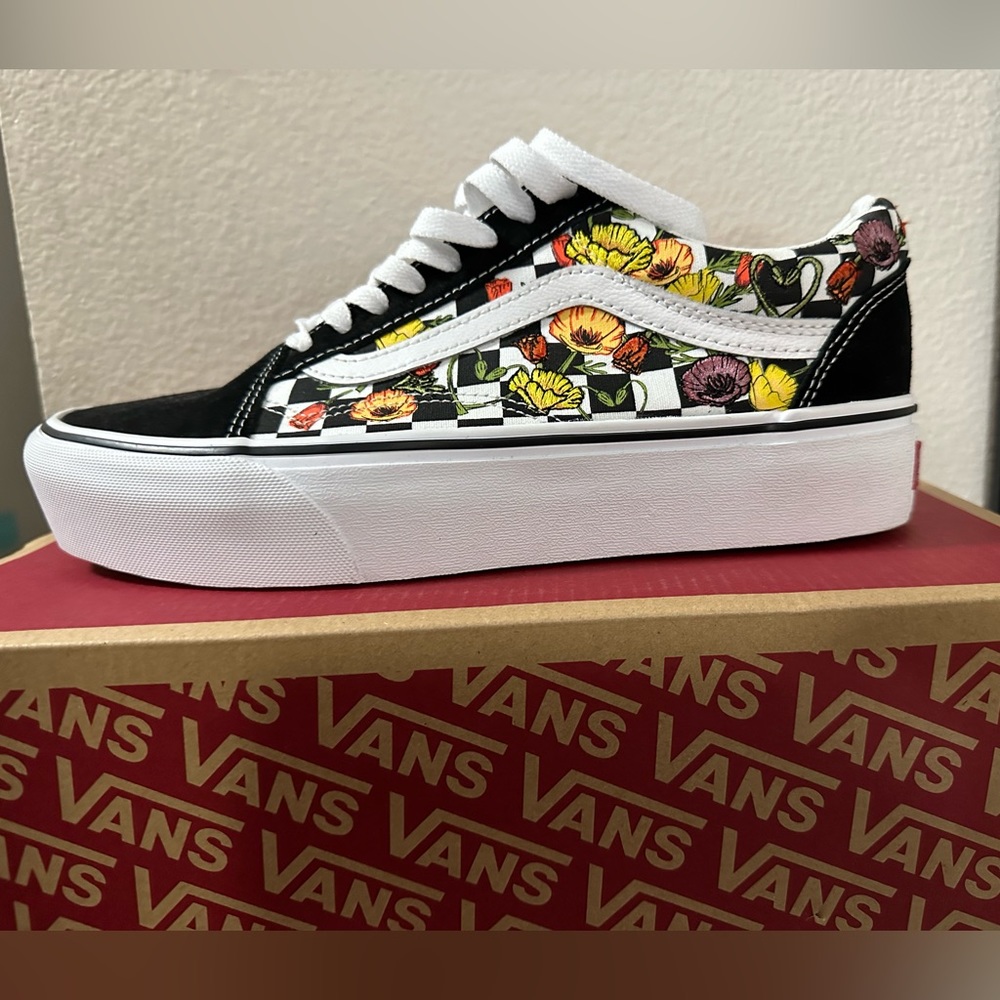 NEW! Old Skool Platform poppy checkered Vans